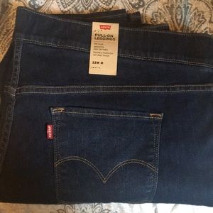 Levi’s Pull on leggings 22W